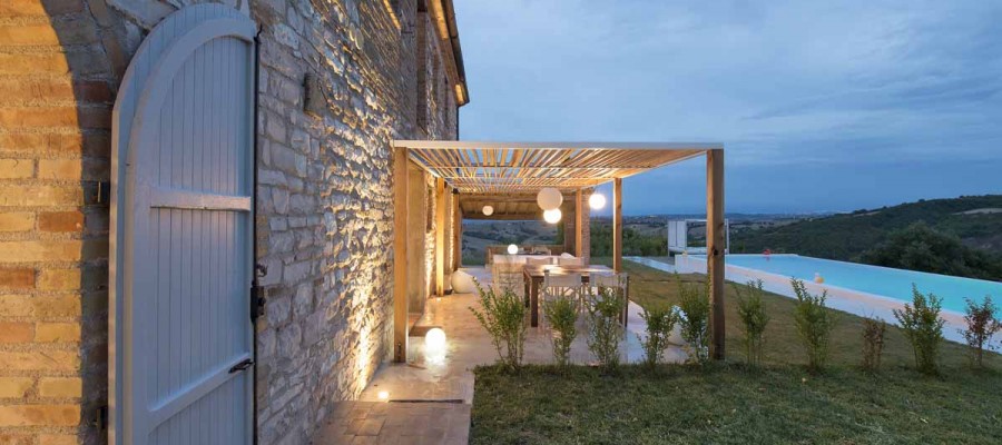 camattei-luxe-design-villa-vakantiehuis-Italië-Toscane-Marche-Reservatie-terras